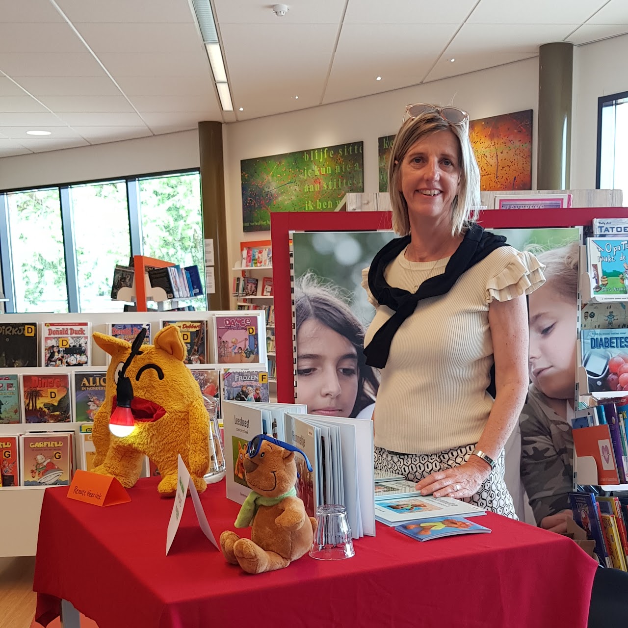 Boekenpresentatie op de peutermarkt